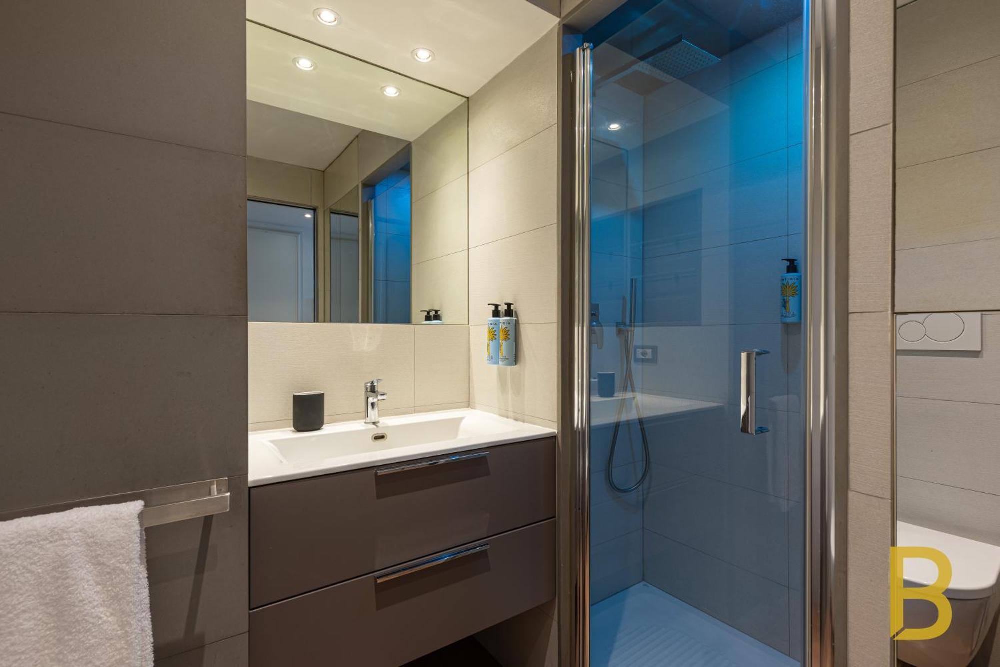BePlace Garibaldi Suites Milan Bagian luar foto